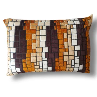 روبالشی مخمل طرح دیوار سنگی